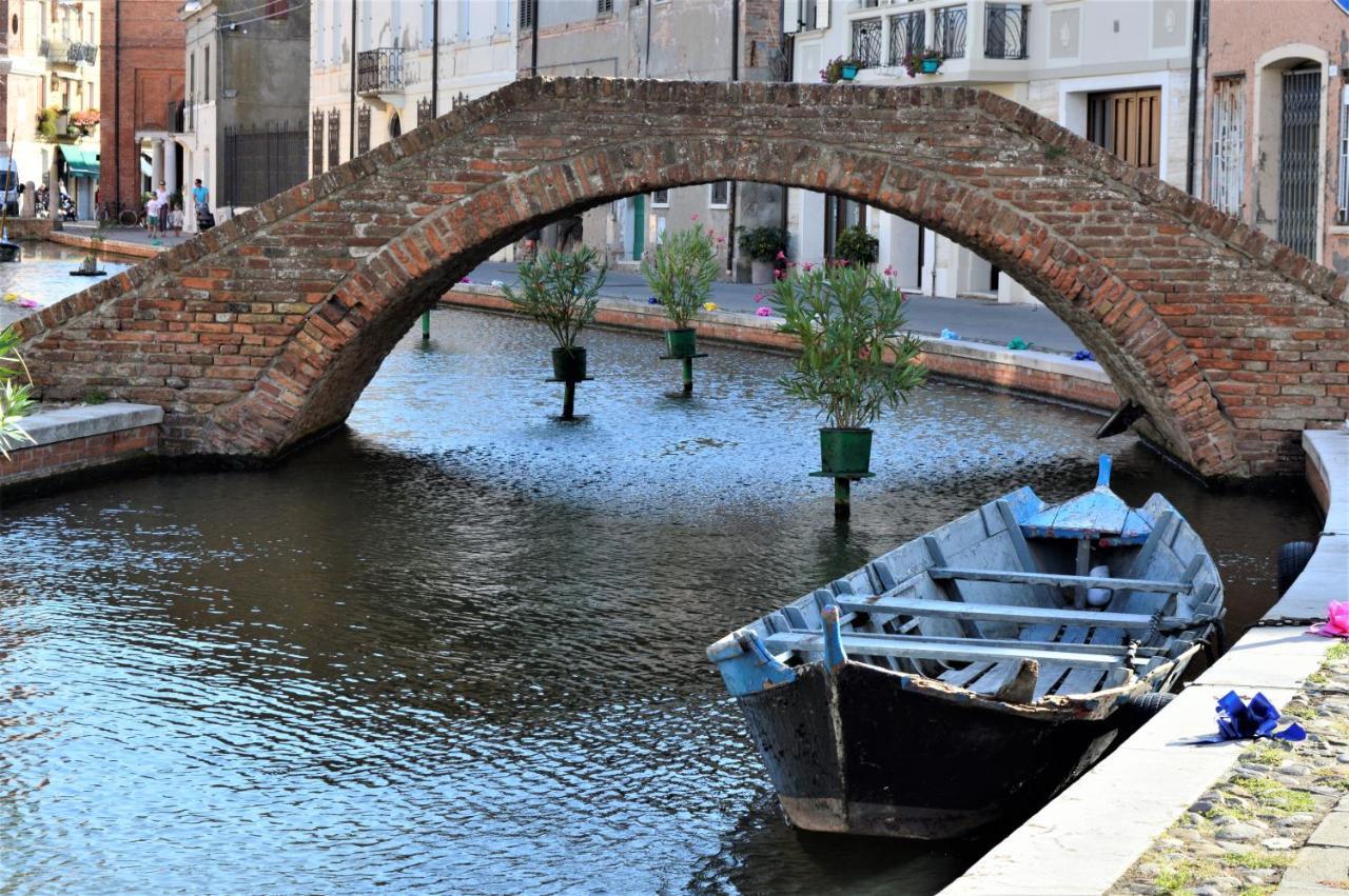 Porta del Carmine Comacchio Exterior foto